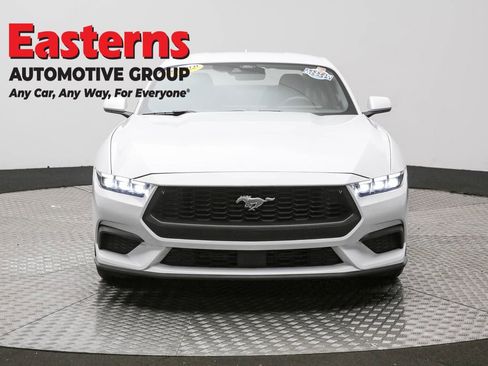 Used 2025 Ford Mustang Coupe RWD image 2