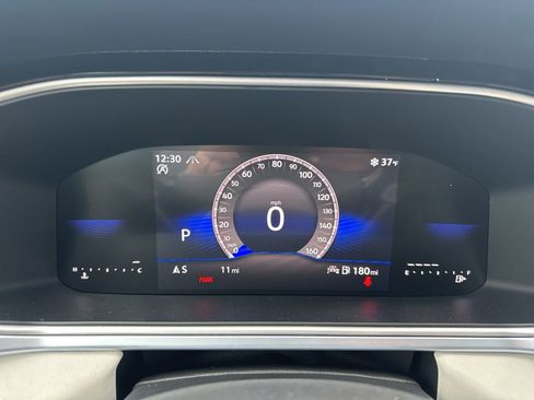 New 2026 Volkswagen Taos SE image 19