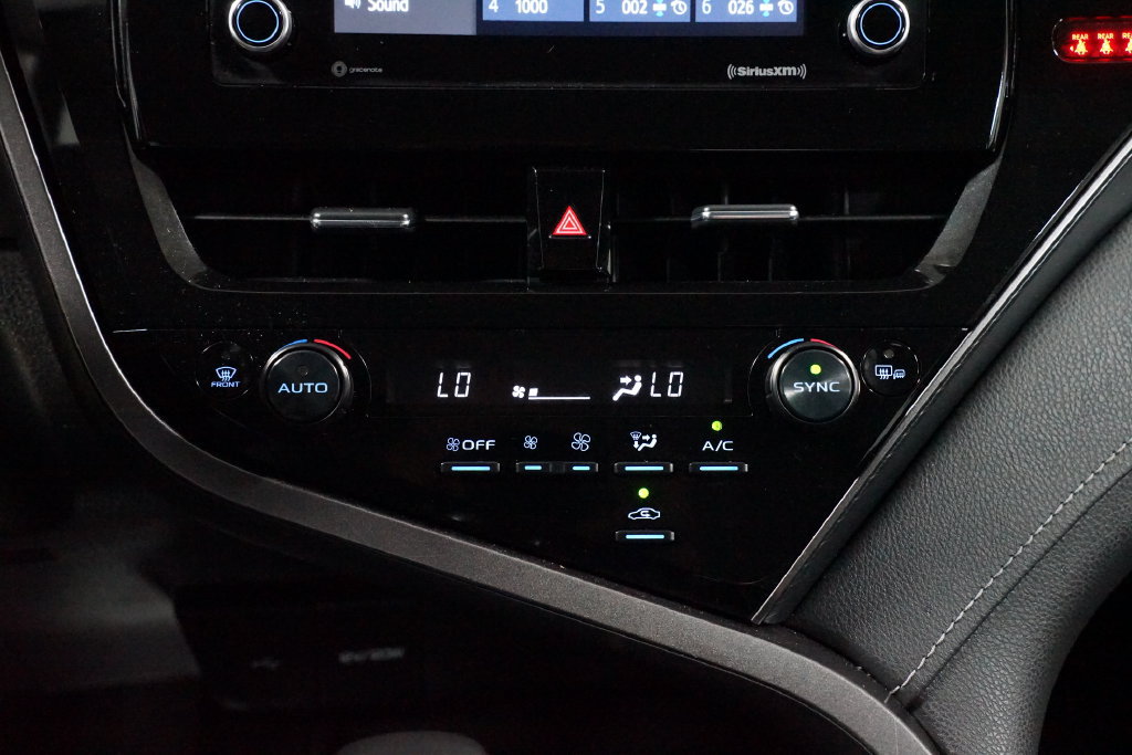 Used 2024 Toyota Camry SE FWD image 19