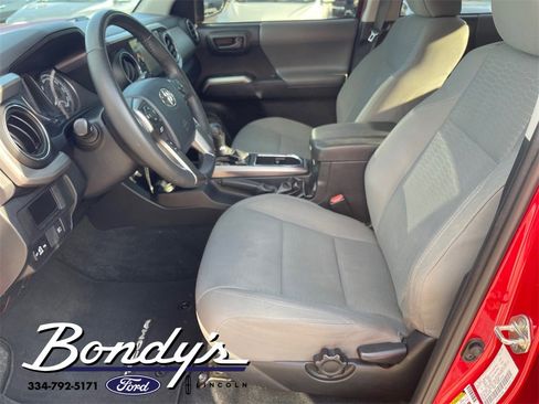 Used 2018 Toyota Tacoma SR5 image 13