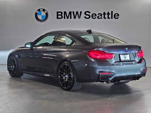 Used 2018 BMW M4 Coupe RWD image 5