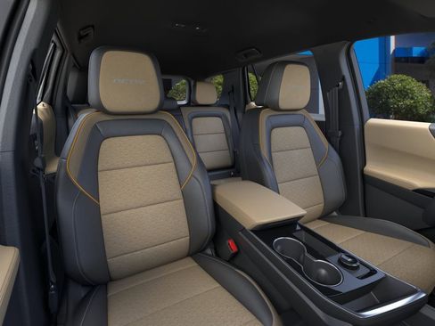 New 2026 Chevrolet Equinox ACTIV w/ Convenience Package III AWD/4WD image 16