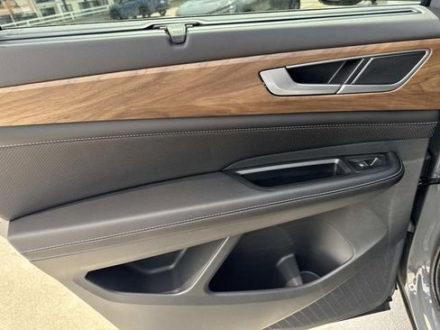 New 2026 Volkswagen Atlas SE FWD image 9