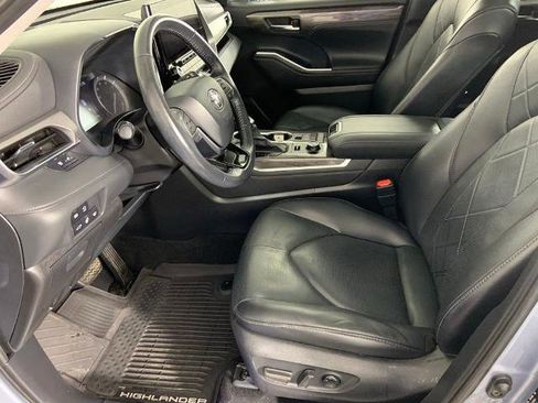 Used 2020 Toyota Highlander Platinum AWD/4WD image 26