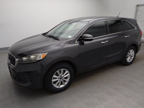 Used 2019 Kia Sorento FWD image 2