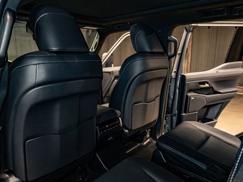 Used 2025 Lexus GX 550 image 27