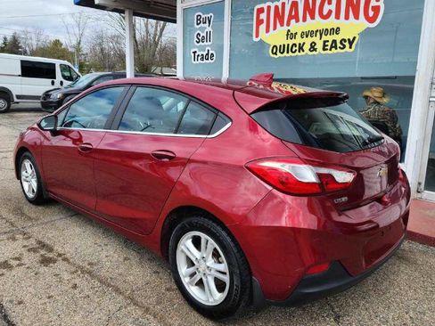 Used 2017 Chevrolet Cruze LT FWD image 3
