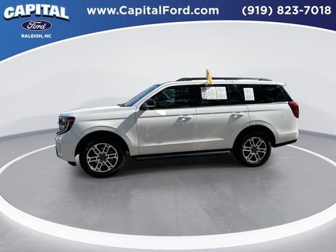 Certified 2025 Ford Expedition Active AWD/4WD image 5