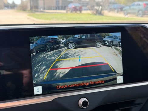 Used 2025 Toyota Crown XLE image 24