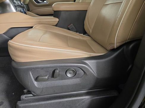 Used 2021 Chevrolet Tahoe Premier w/ Premium Package image 31