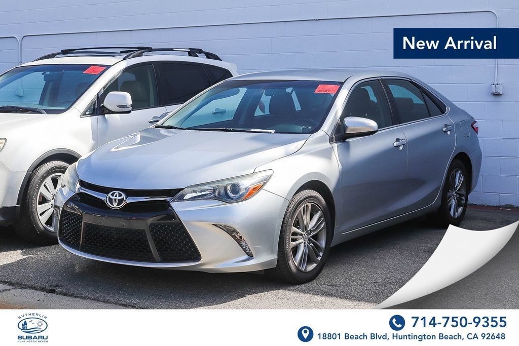 Used 2015 Toyota Camry SE FWD image 1