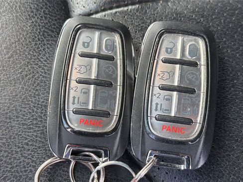 Used 2019 Chrysler Pacifica Touring-L w/ S Appearance Package FWD image 36