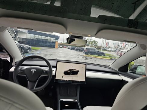 Used 2022 Tesla Model 3 image 9