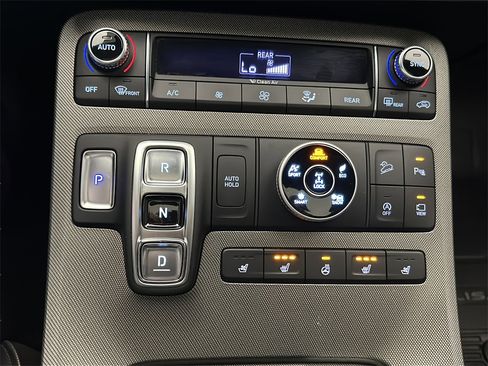 Used 2021 Hyundai Palisade Limited w/ Winter Package image 31