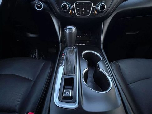 Used 2019 Chevrolet Equinox Premier image 24