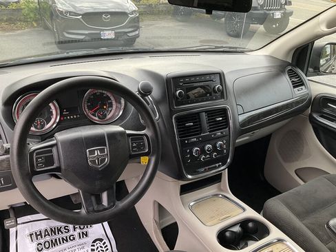 Used 2015 Dodge Grand Caravan SXT image 21