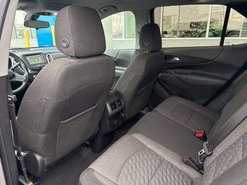 Used 2018 Chevrolet Equinox LT image 16