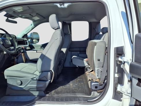 Used 2023 Ford F250 XL w/ Snow Plow/Camper Package image 31