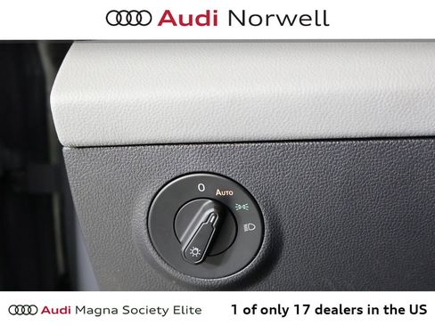 Used 2023 Volkswagen Taos SE AWD/4WD image 24