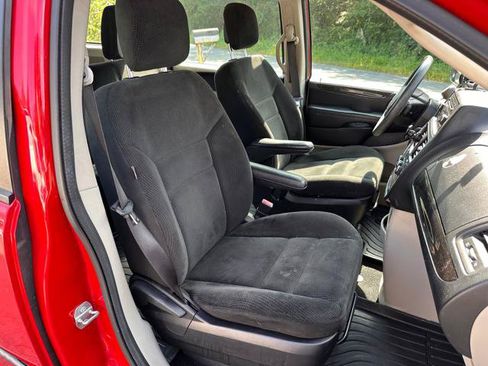 Used 2016 Dodge Grand Caravan American Value Package FWD image 20