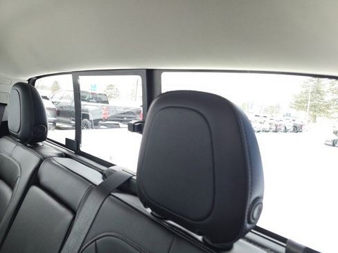 Used 2018 Chevrolet Colorado ZR2 image 12