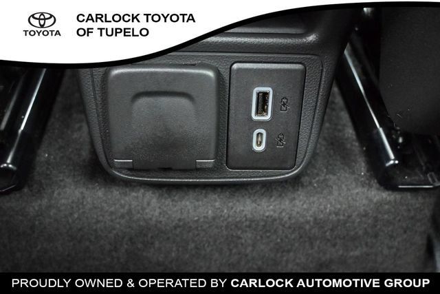 Used 2023 Buick Encore GX Essence w/ Experience Buick Package FWD image 17