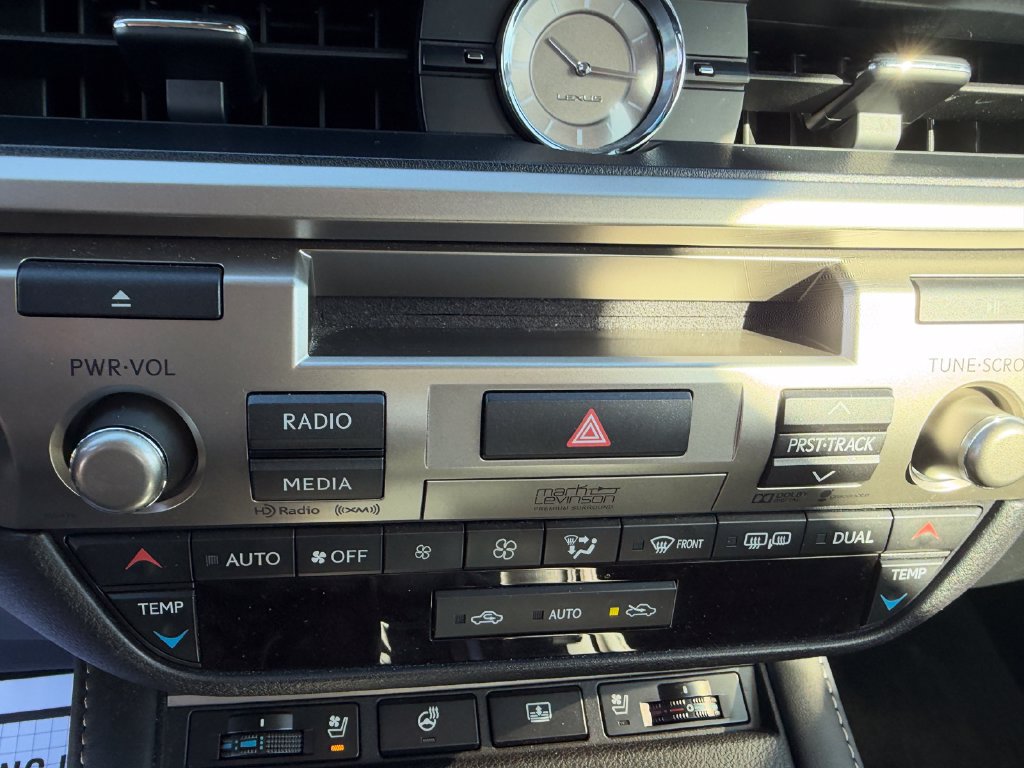 Used 2016 Lexus ES 350 w/ Ultra Luxury Package FWD image 17