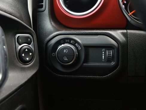 Used 2023 Jeep Gladiator Rubicon w/ Cold Weather Group image 15