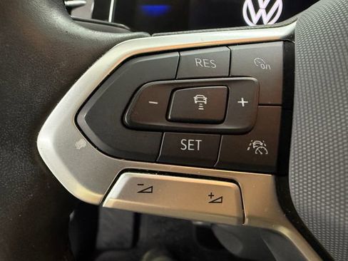 Used 2025 Volkswagen Jetta SE FWD image 10