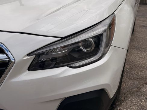 Used 2018 Subaru Outback 2.5i Limited AWD/4WD image 11