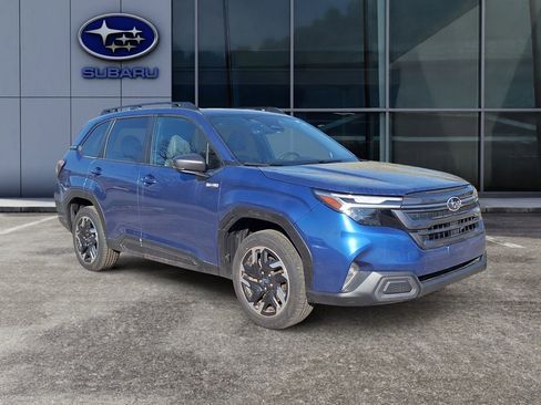 Used 2025 Subaru Forester Limited w/ Popular Package image 2
