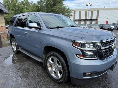Used 2015 Chevrolet Tahoe LT w/ Luxury Package AWD/4WD image 3