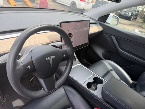 Used 2021 Tesla Model Y Long Range AWD/4WD image 19