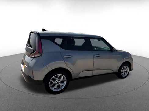 Used 2025 Kia Soul LX w/ LX Technology Package FWD image 15