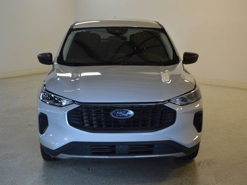Used 2025 Ford Escape Active AWD/4WD image 8