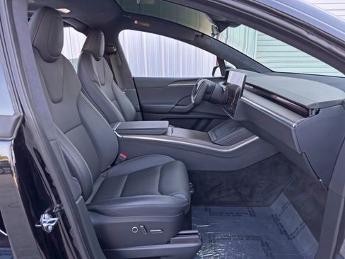 Used 2022 Tesla Model X image 15