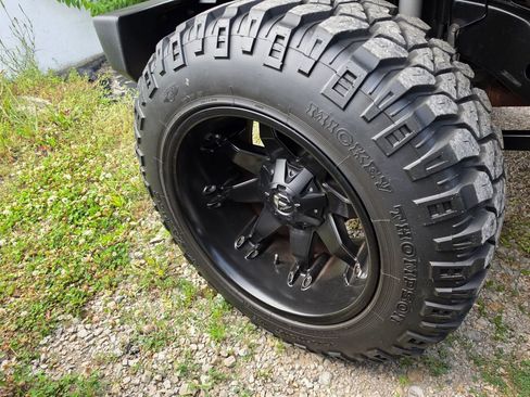 Used 2015 Jeep Wrangler Unlimited Sport AWD/4WD image 3