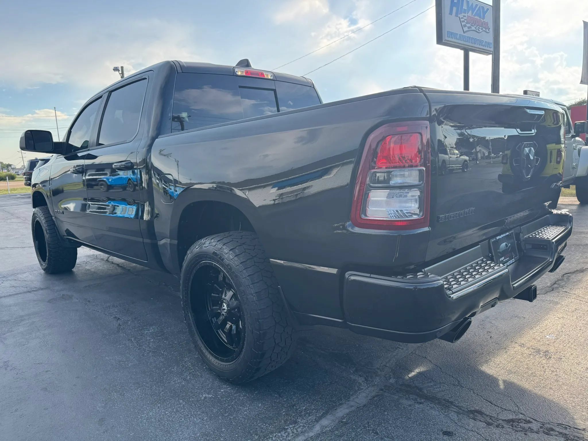 Used 2019 RAM 1500 Big Horn AWD/4WD image 12