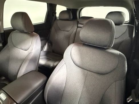 Used 2022 Hyundai Santa Fe SEL FWD image 32