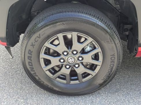 Used 2025 Toyota 4Runner SR5 AWD/4WD image 14