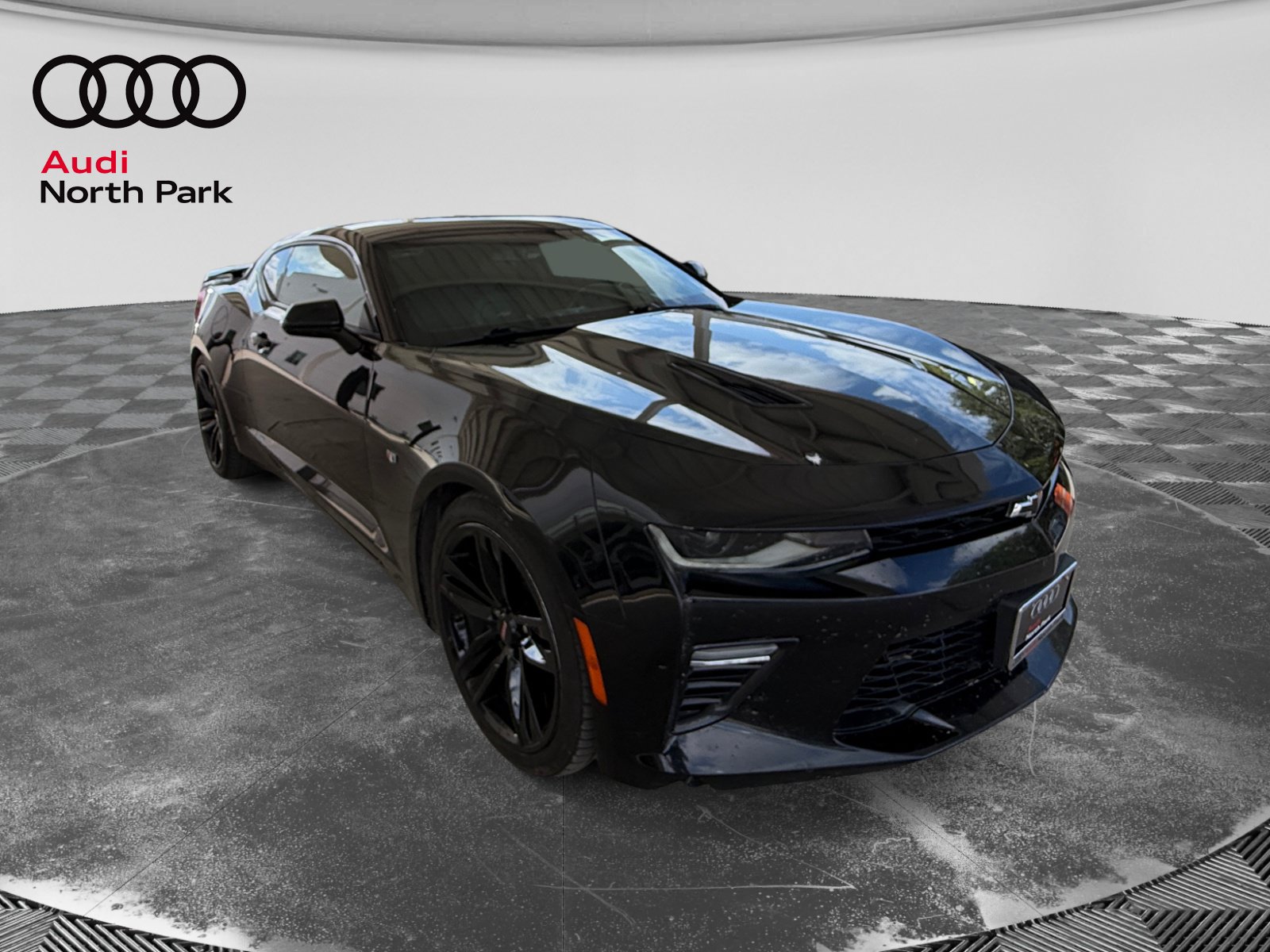 Used 2018 Chevrolet Camaro SS RWD image 7