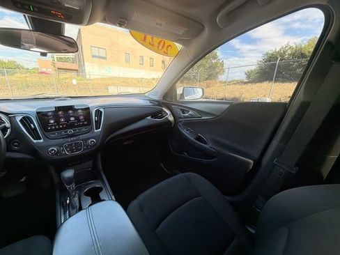 Used 2021 Chevrolet Malibu LT FWD image 13