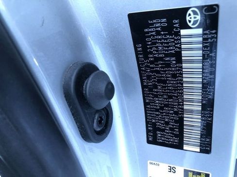 Certified 2025 Toyota Corolla LE image 31