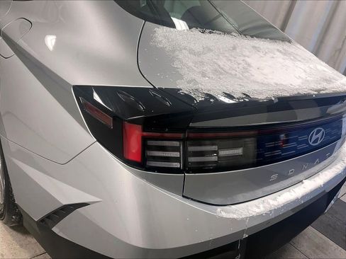 Certified 2025 Hyundai Sonata SE image 52