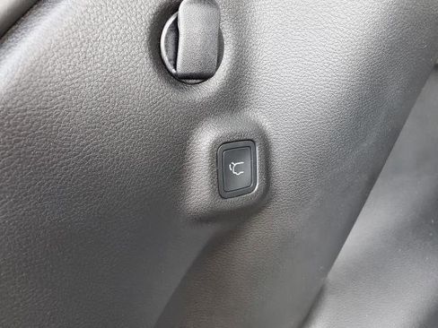 New 2026 Jeep Compass Limited image 26