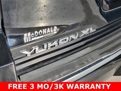 Used 2017 GMC Yukon XL Denali image 38