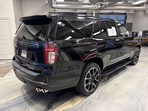 Used 2022 Chevrolet Suburban RST w/ Sport Performance Package image 40