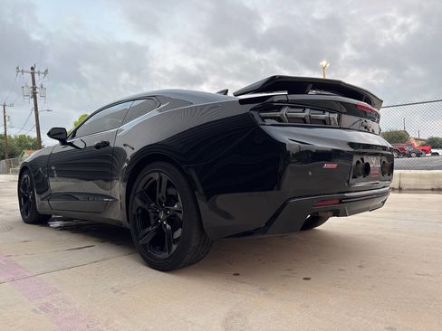 Used 2018 Chevrolet Camaro SS image 28