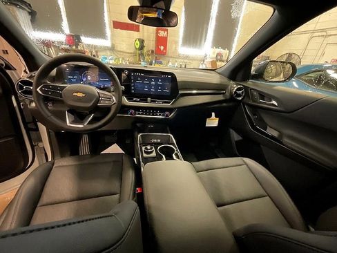 New 2026 Chevrolet Equinox LT w/ Convenience Package II image 5