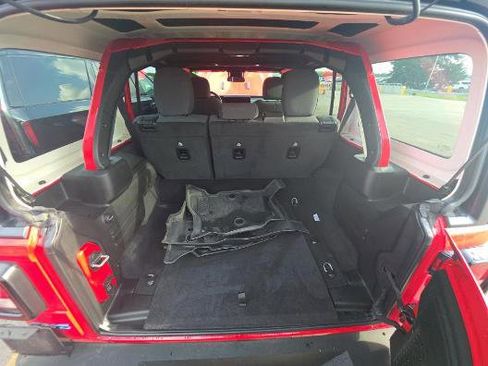 Used 2024 Jeep Wrangler Unlimited AWD/4WD image 14